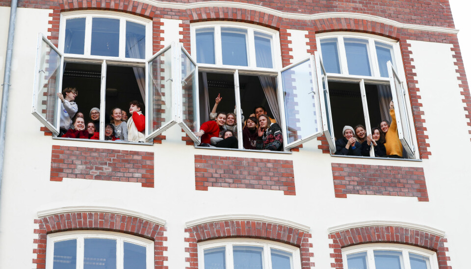 Elever ved Hartvig Nissen skole får ikke den høytidelige avslutningen i Oslo Konserthus, som avgangselevene vanligvis får. Her er elever ved skolen i 2018, da prins William av Storbritannia og hertuginne Kate besøkte skolen.