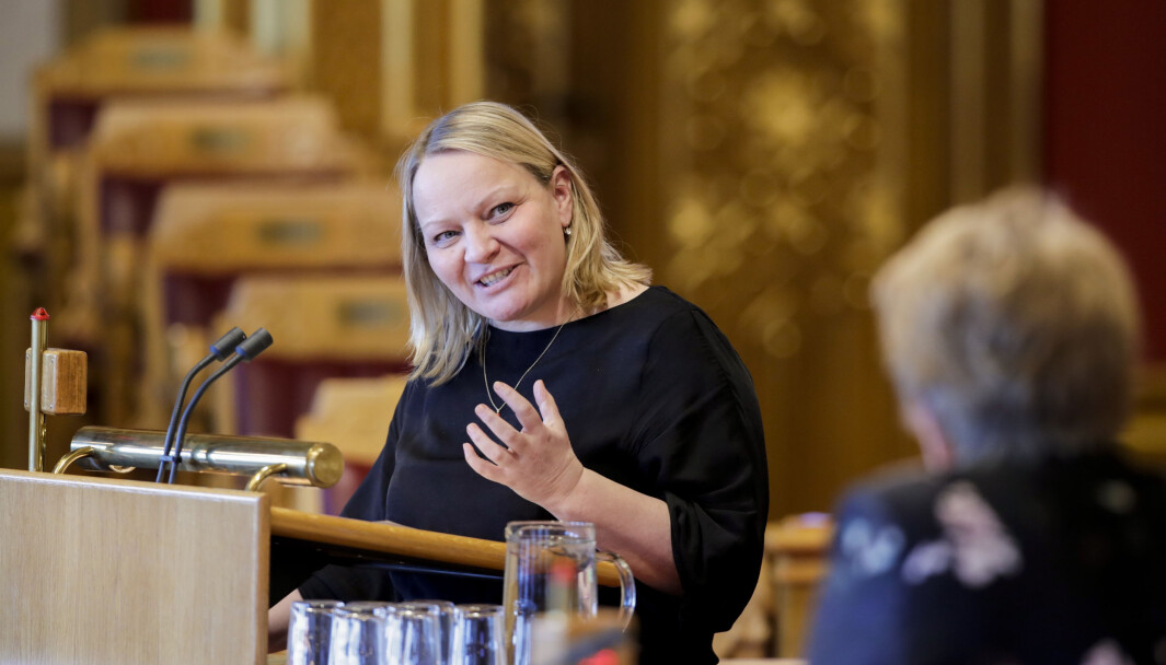 Mona Fagerås (SV) kaller regjeringens økonomiske tilskudd til tilsyn av private barnehager for puslete. Mona Fagerås (SV) kaller regjeringens økonomiske tilskudd til tilsyn av private barnehager for puslete.