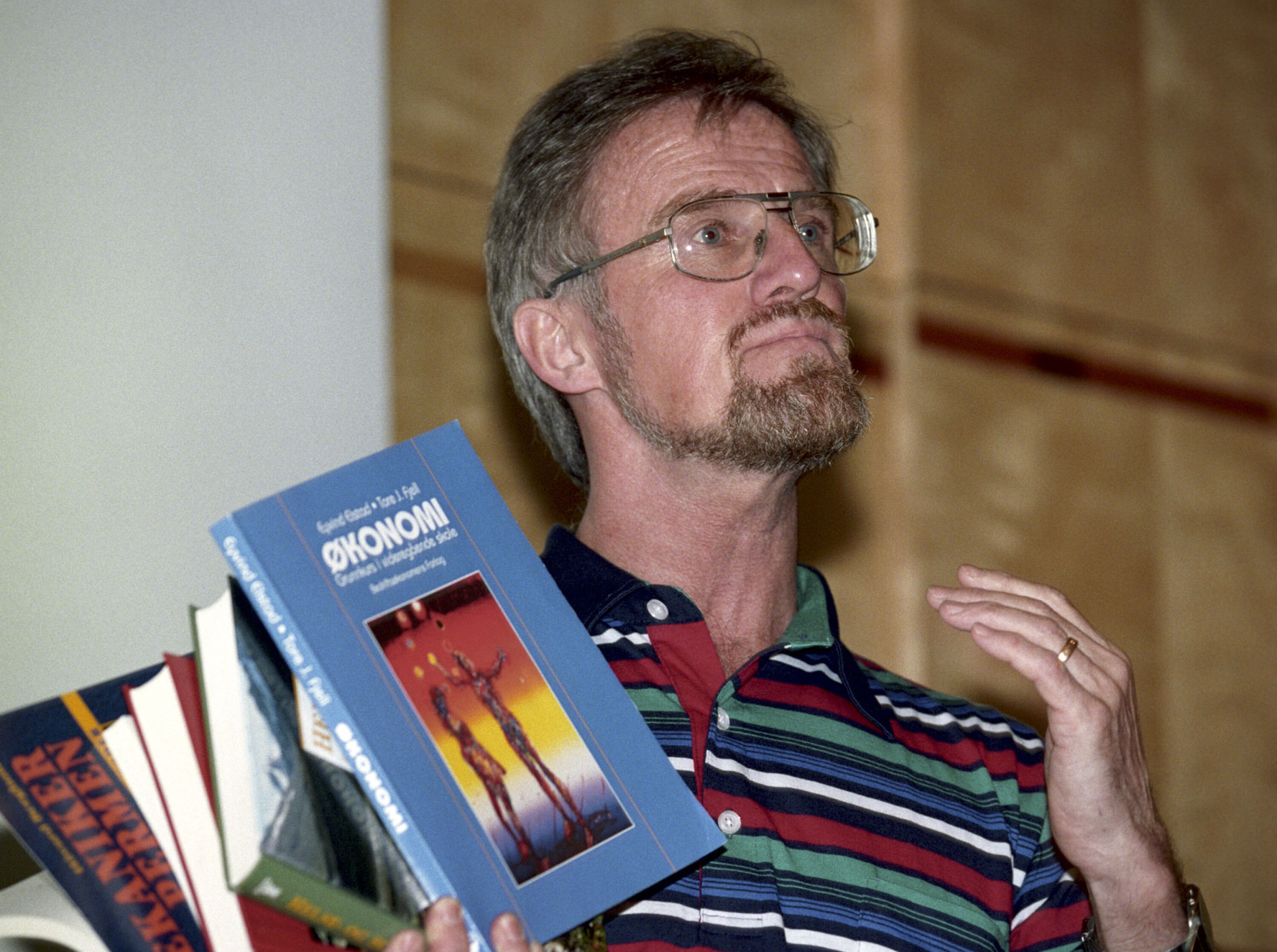 Gudmund Hernes på pressekonferanse om Reform 94. Gudmund Hernes på pressekonferanse om Reform 94.