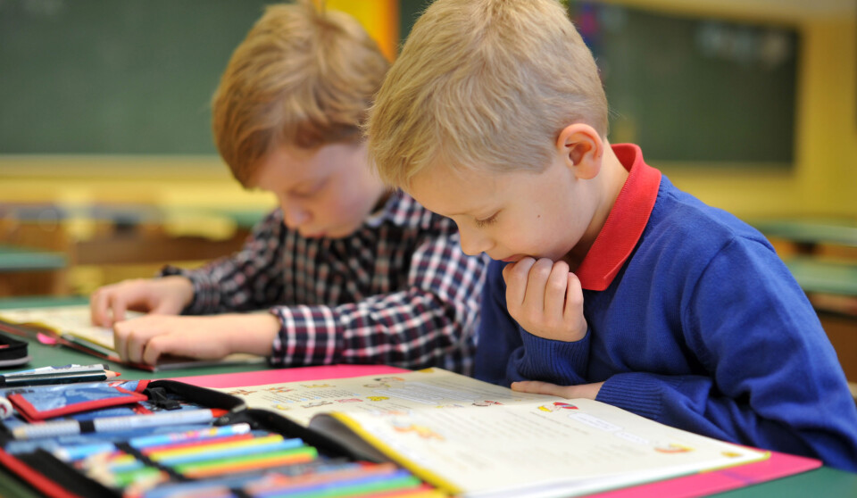 pult 
klasserom. gutter 
leser
Pennal 
Konsentrasjon
Konsentrert