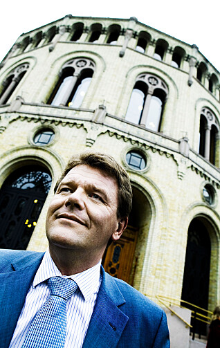 Djupedal som fersk kunnskapsminister i 2005. Djupedal som fersk kunnskapsminister i 2005.