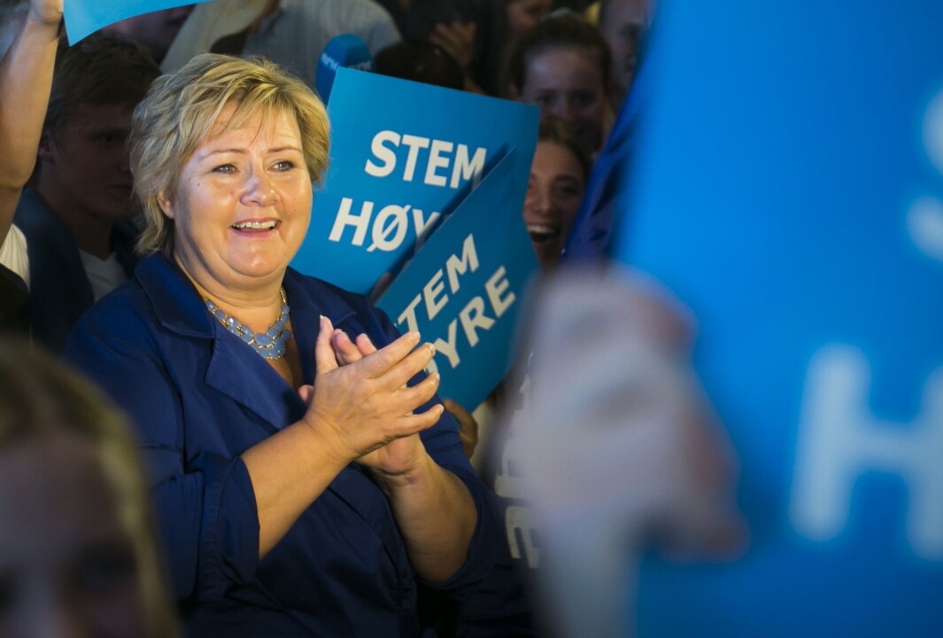 Høyreleder Erna Solberg jubler på Unge Høyres skolevalgvake i 2013 da partiet ble kåret til vinneren i skolevalget med 28,3 prosent av stemmene. Høyreleder Erna Solberg jubler på Unge Høyres skolevalgvake i 2013 da partiet ble kåret til vinneren i skolevalget med 28,3 prosent av stemmene.