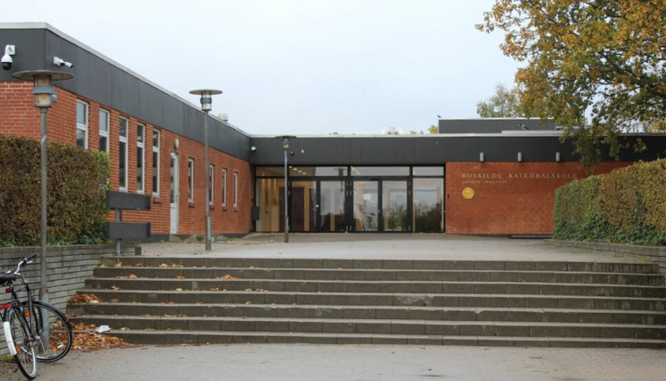 Munnbindpåbudet gjelder for både ansatte og elever når de er utenfor klasserommene på Roskilde katedralskole på Sjælland