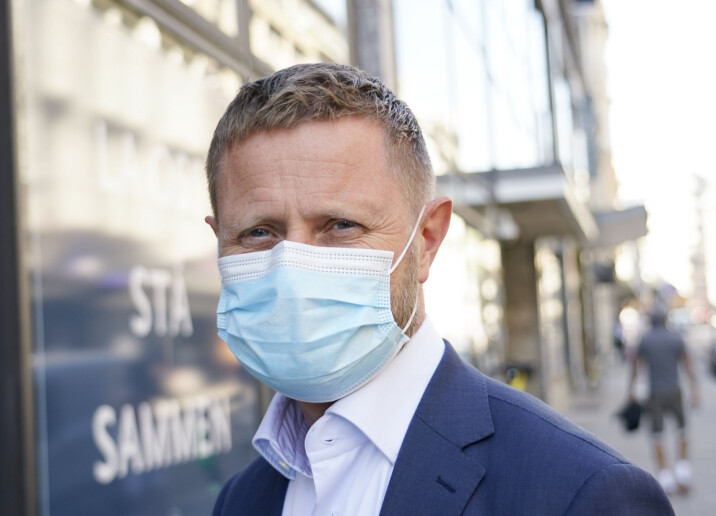 Helse- og omsorgsminister Bent Høie, med munnbind tatt etter pressekonferansen om koronasituasjonen.