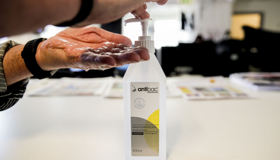Antibac brukes på arbeidsplassen, kan være lurt for å unngå smitte.