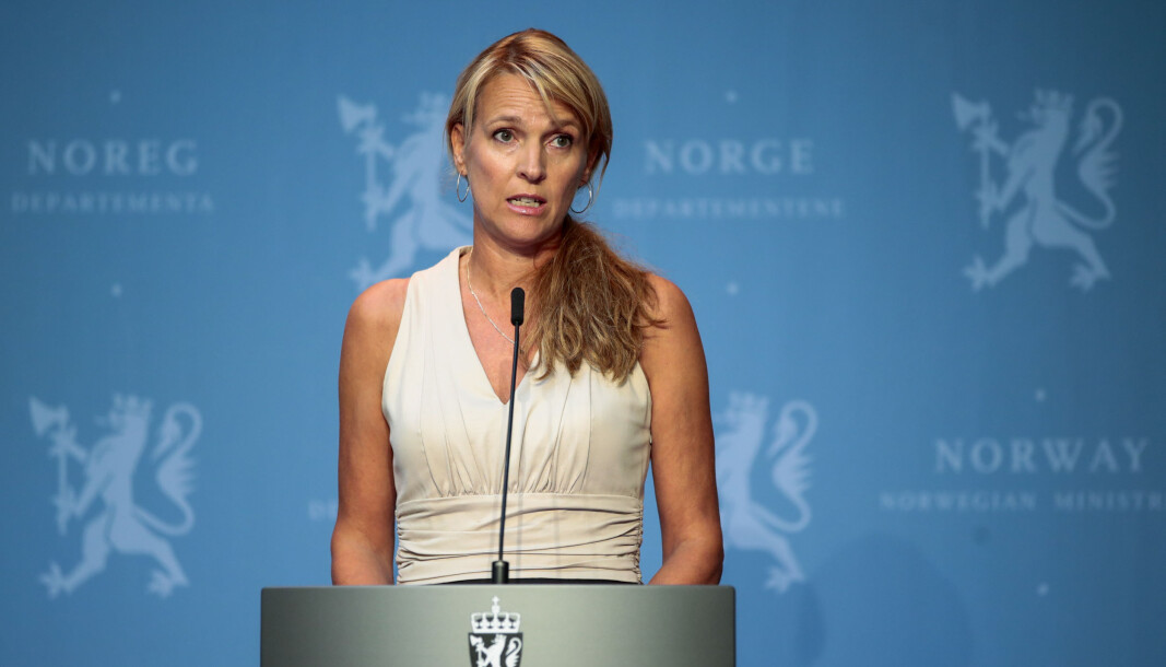 Avdelingsdirektør Line Vold i Folkehelseinstituttet under en pressekonferanse om koronasituasjonen. Avdelingsdirektør Line Vold i Folkehelseinstituttet under en pressekonferanse om koronasituasjonen.