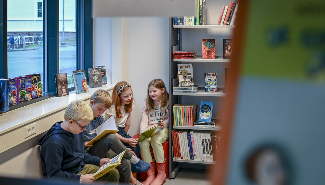 Skolebiblioteket på Grefsen skole i Oslo.
På bildet er fjerdeklassingene Sebastian, Sigve, Andrea og Thale.