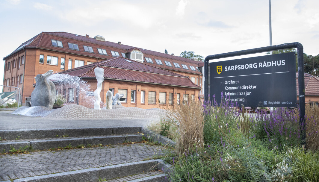 I Sarpsborg er mer enn 500 mennesker satt i Karantene etter et utbrudd av Covid - 19. Her fra Sarpsborg rådhus. I Sarpsborg er mer enn 500 mennesker satt i Karantene etter et utbrudd av Covid - 19. Her fra Sarpsborg rådhus.