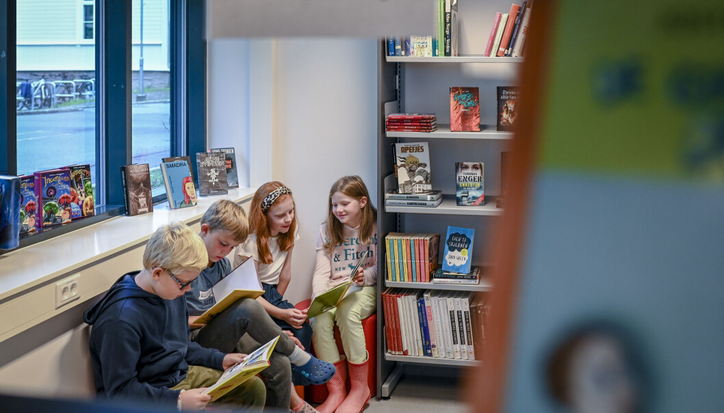 Professor Joron Pihl frykter skolebibliotekene forsvinner. På bildet er fjerdeklassingene Sebastian, Sigve, Andrea og Thale på skolebiblioteket på Grefsen skole. Professor Joron Pihl frykter skolebibliotekene forsvinner. På bildet er fjerdeklassingene Sebastian, Sigve, Andrea og Thale på skolebiblioteket på Grefsen skole.
