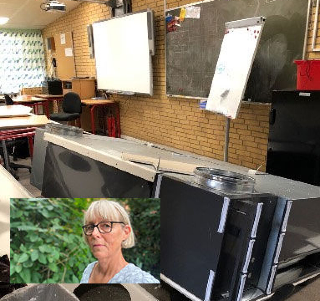 Ventilasjonsanlegget løsnet falt over Mette Kolind da hun gikk inn i klasserommet sammen med en elev. Ventilasjonsanlegget løsnet falt over Mette Kolind da hun gikk inn i klasserommet sammen med en elev.