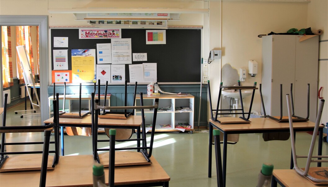 Korona koronastengt stengt skole tomt klasserom stol pult det nye koronaviruset tom covid-19 stenging stenge Korona koronastengt stengt skole tomt klasserom stol pult det nye koronaviruset tom covid-19 stenging stenge