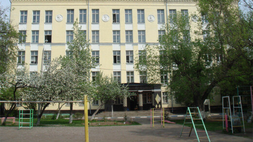 Moskva stenger skolene i to uker