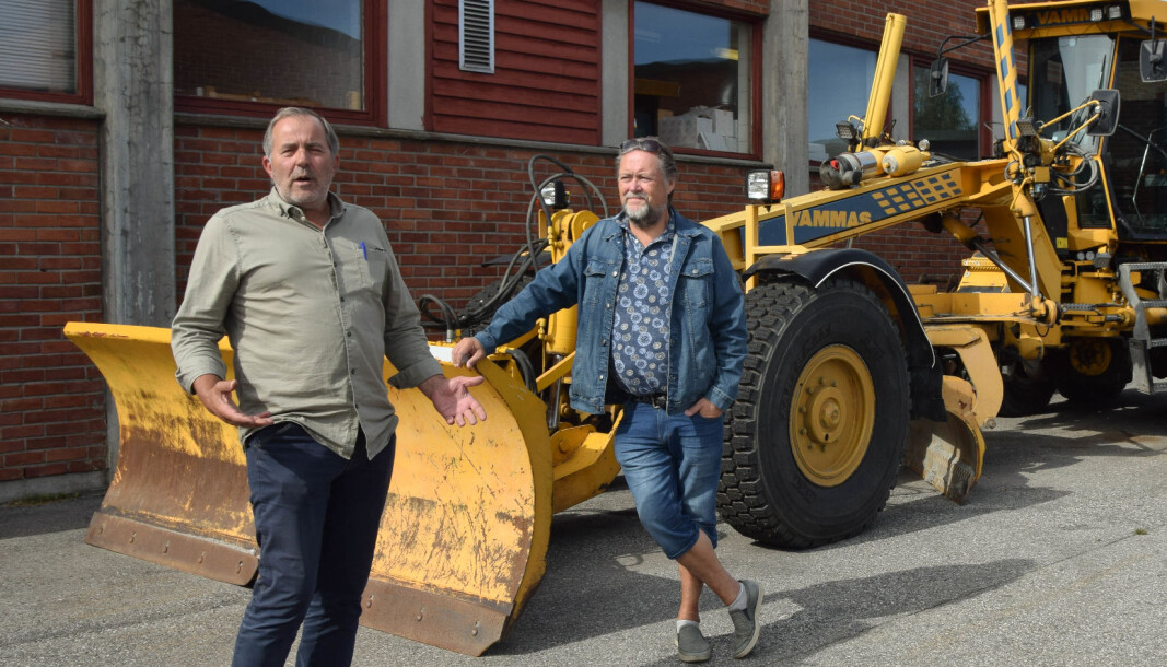 Lærer og avdelingsleder Knut Martin Tovslid og lærer og tillitsvalgt Jarl Håvard Borgen ved Nome videregående fortviler over utstyrssituasjonen på mange av yrkesfagene ved skolen. Lærer og avdelingsleder Knut Martin Tovslid og lærer og tillitsvalgt Jarl Håvard Borgen ved Nome videregående fortviler over utstyrssituasjonen på mange av yrkesfagene ved skolen.