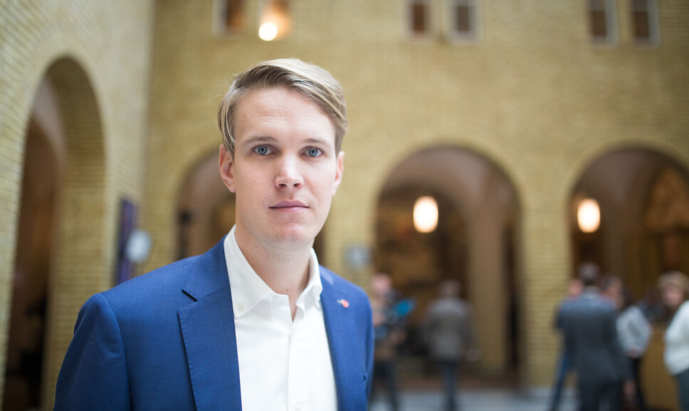 Arbeiderpartiets Torstein Tvedt Solberg er bekymret for opplæringen yrkesfagelevene får når skolene mangler nødvendig utstyr..