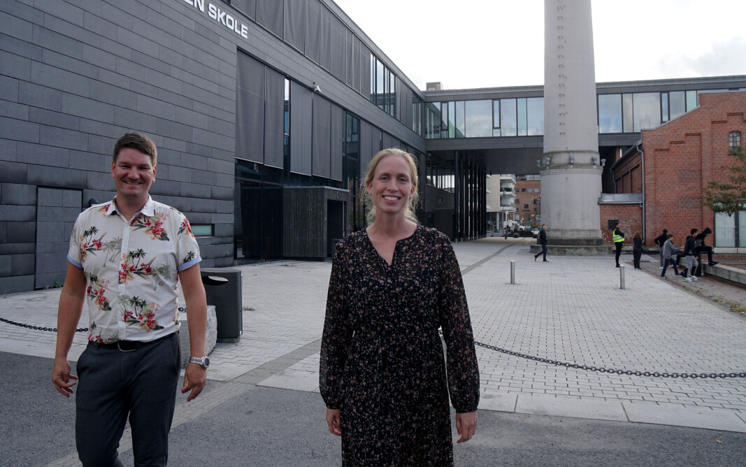 Sølve Kuraas Karlsen og Silje Kaasen Krogsrud i Tenk skal vise lærere og elever hvordan de kan sjekke kilder og finne fakta. Sølve Kuraas Karlsen og Silje Kaasen Krogsrud i Tenk skal vise lærere og elever hvordan de kan sjekke kilder og finne fakta.