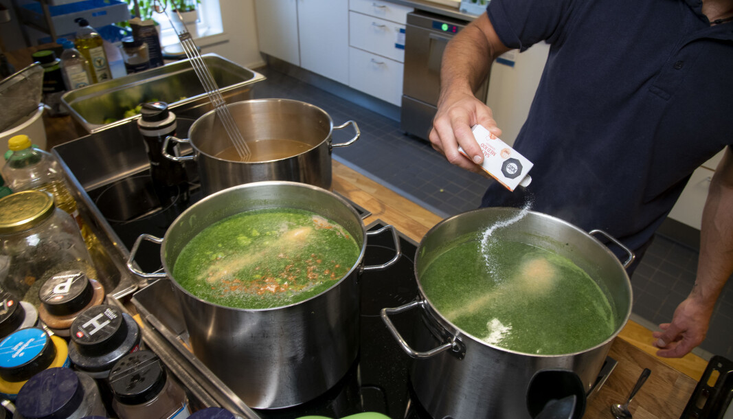 – Vi bør si nei til matservering i barnehagen dersom det ikke blir satt inn ekstra ressurser til dette, skriver Odd Arild Viste. – Vi bør si nei til matservering i barnehagen dersom det ikke blir satt inn ekstra ressurser til dette, skriver Odd Arild Viste.
