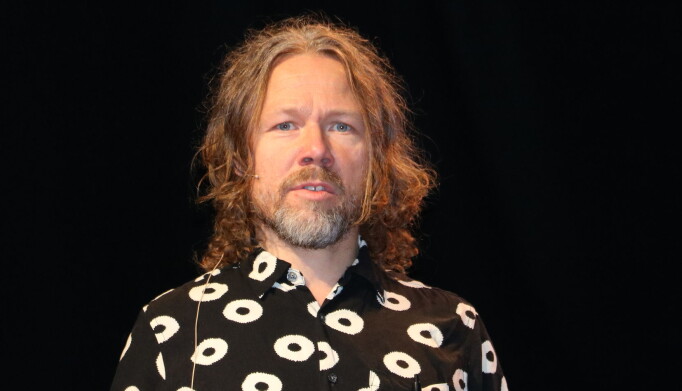 Daglig leder Marius Larsen i Mølleplassen Kanvas-barnehage i Oslo forteller at mindre grupper i koronaperiode gjorde det mulig å være sensitiv voksen hele dagen og se hva som var årsaken til at ting skjedde. Daglig leder Marius Larsen i Mølleplassen Kanvas-barnehage i Oslo forteller at mindre grupper i koronaperiode gjorde det mulig å være sensitiv voksen hele dagen og se hva som var årsaken til at ting skjedde.