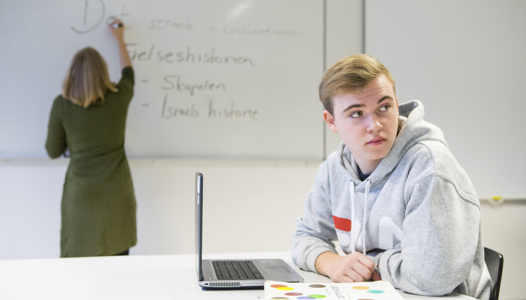 Utdaningsforbundet mener ekspertgruppen som har sett på smittetiltak i skoler og barnehager har glemt lærernes trygghet. Utdaningsforbundet mener ekspertgruppen som har sett på smittetiltak i skoler og barnehager har glemt lærernes trygghet.