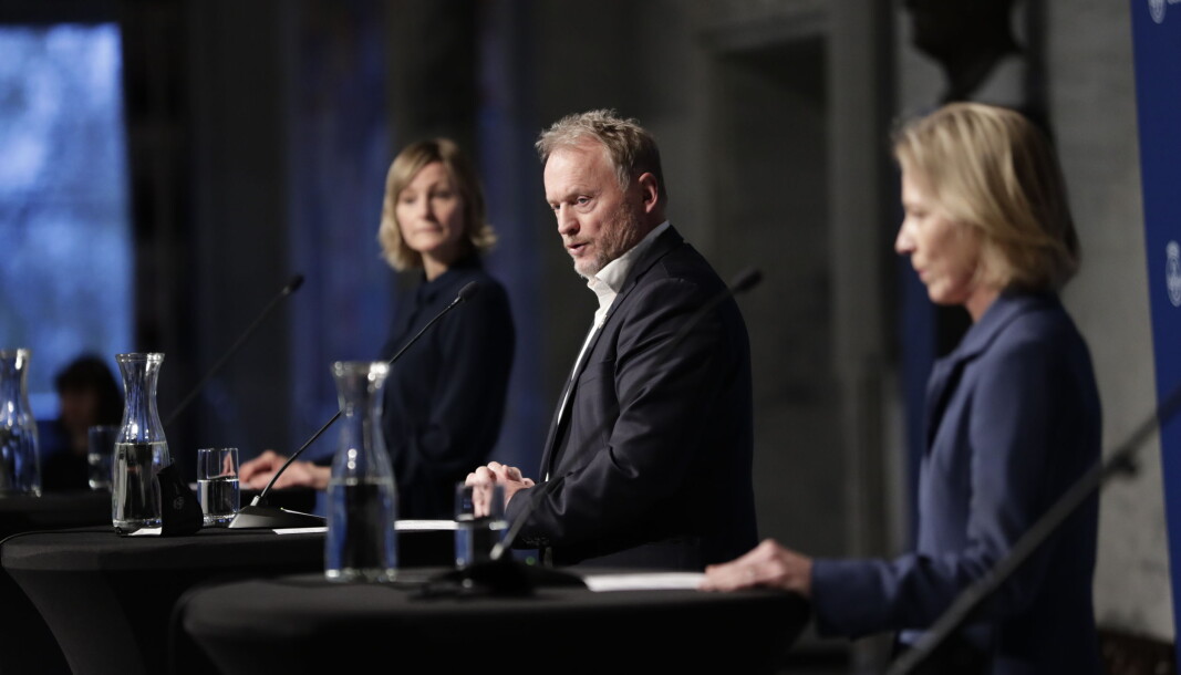 Byrådsleder Raymond Johansen med byråd Inga Marte Thorkildsen og Marte Gerhardsen på mandagens pressekonferanse. Byrådsleder Raymond Johansen med byråd Inga Marte Thorkildsen og Marte Gerhardsen på mandagens pressekonferanse.