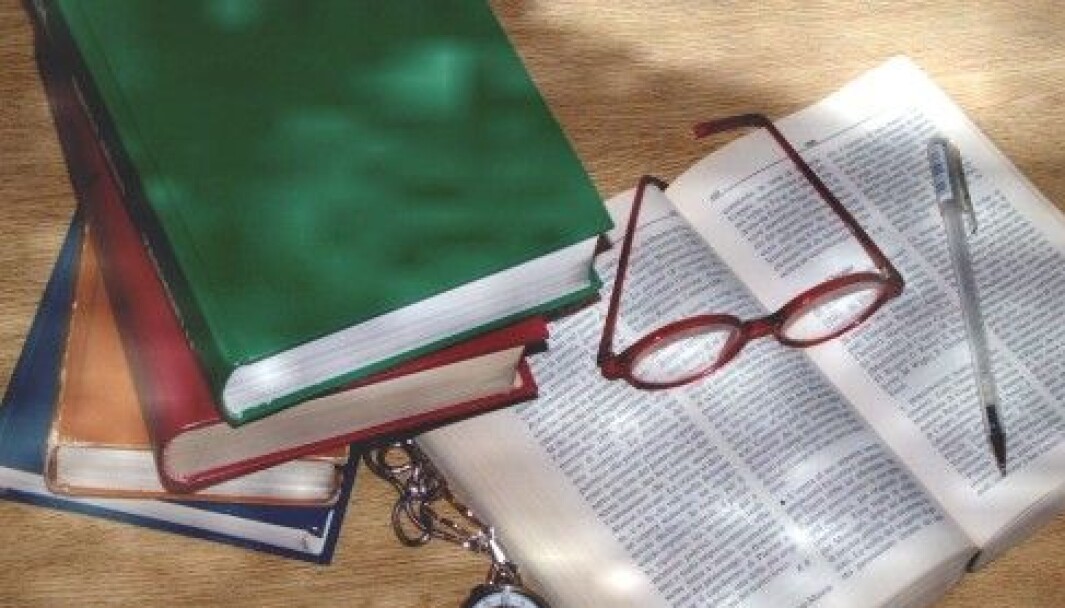 Ein norsklærar som berre underviser i skjønnlitteratur, gjer ikke jobben sin, skriv Ingvil Brügger Budal i sitt svar til Knut Hoem.. Ein norsklærar som berre underviser i skjønnlitteratur, gjer ikke jobben sin, skriv Ingvil Brügger Budal i sitt svar til Knut Hoem..