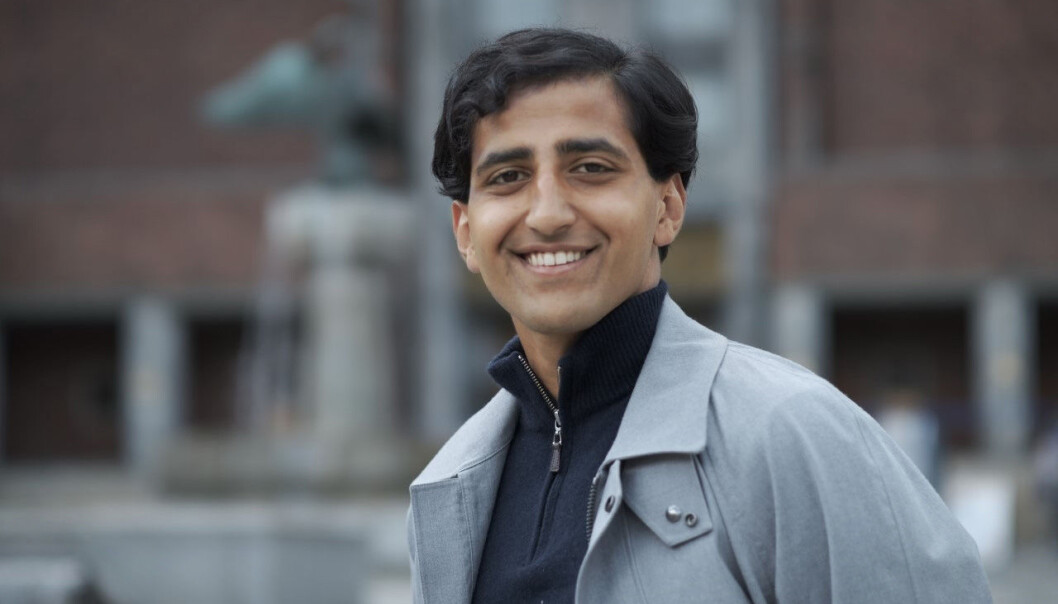 Fire ungdomspartier i opposisjon starter nå underskriftskampanje, sier Hassan Nawaz, leder i Unge Høyre. Fire ungdomspartier i opposisjon starter nå underskriftskampanje, sier Hassan Nawaz, leder i Unge Høyre.