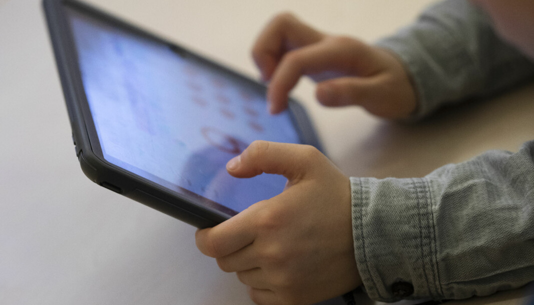 Fredrikstad kommune kan bli først i Norge med å tilby elever i grunnskolen fri bruk av digitale læremidler.