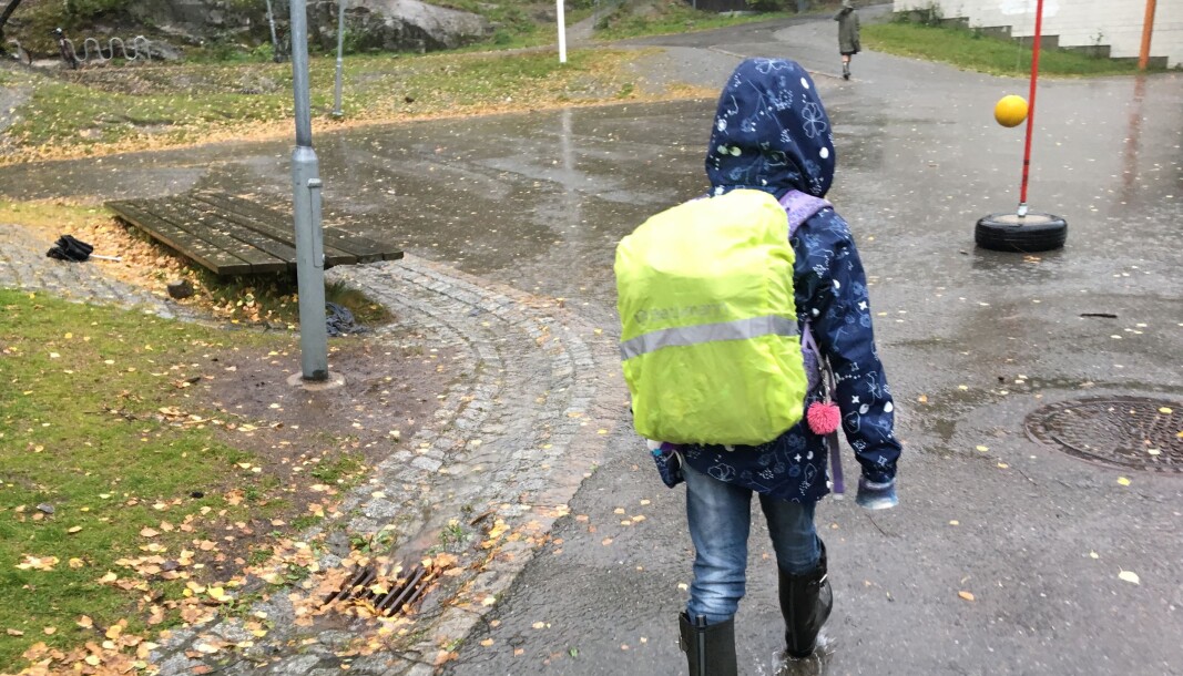 Siden 2014 er tusenvis av elever blitt bedt om å peke ut mobbere og rangere elever i klassen i spørreundersøkelser. Siden 2014 er tusenvis av elever blitt bedt om å peke ut mobbere og rangere elever i klassen i spørreundersøkelser.