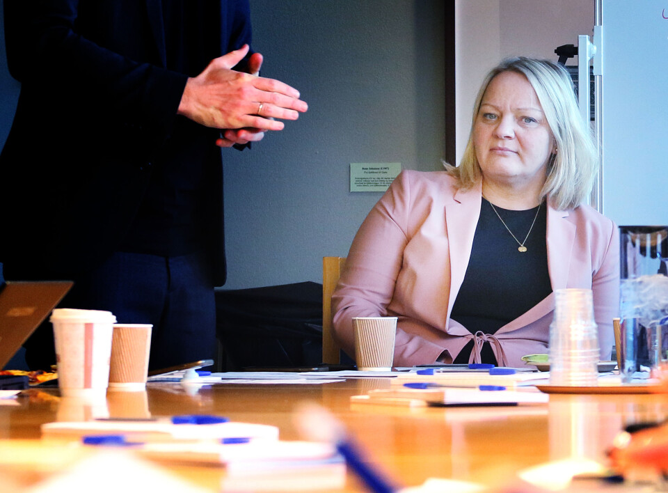 Mona Fagerås og SV er kritiske til at regjeringen åpner for bruk av hjemmeskole også på gult nivå. Mona Fagerås og SV er kritiske til at regjeringen åpner for bruk av hjemmeskole også på gult nivå.