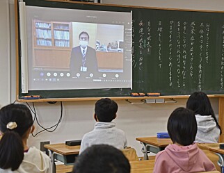 Japan erklærer unntakstilstand i Tokyo – holder skolene åpne