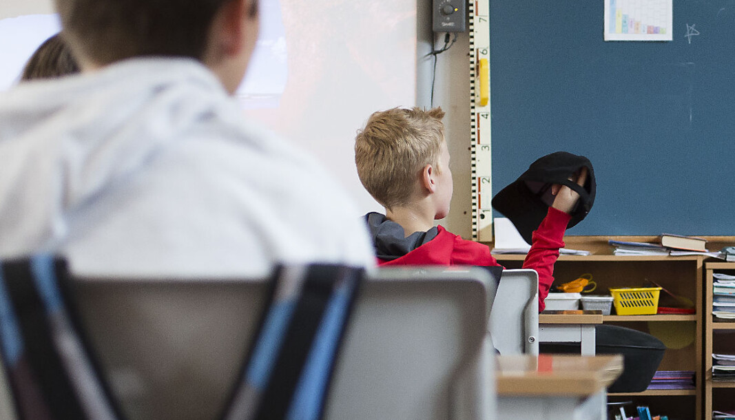 Underskudd i kommuneøkonomien fører til kutt i skolebudsjettene mange steder i landet. Underskudd i kommuneøkonomien fører til kutt i skolebudsjettene mange steder i landet.