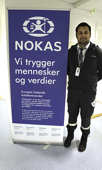 Nicklas rager høyt i den grå uniformen. Nicklas rager høyt i den grå uniformen.