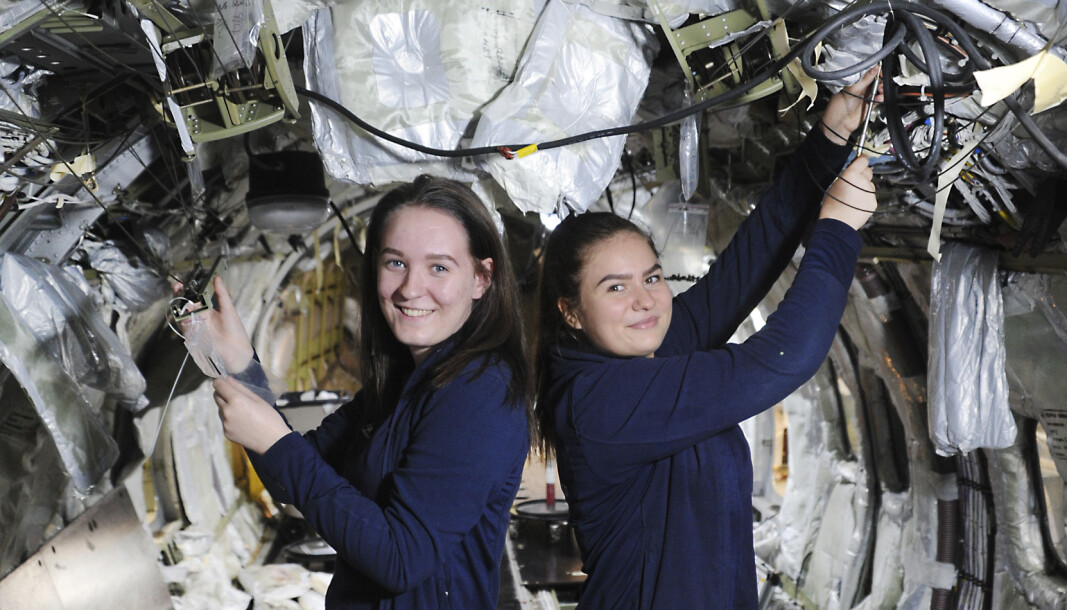 Sol Vilde Nordmeland og Trine-Lise Antonsen er andreårs lærlinger i Widerøe Technical Services i Bodø. Sol Vilde Nordmeland og Trine-Lise Antonsen er andreårs lærlinger i Widerøe Technical Services i Bodø.