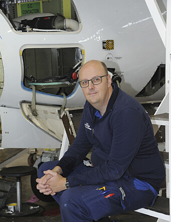 Claes Johannes Lislerud er flytekniker og en av de fagansvarlige for lærlingene i Flysystemfaget hos Widerøe Technical Services i Bodø.