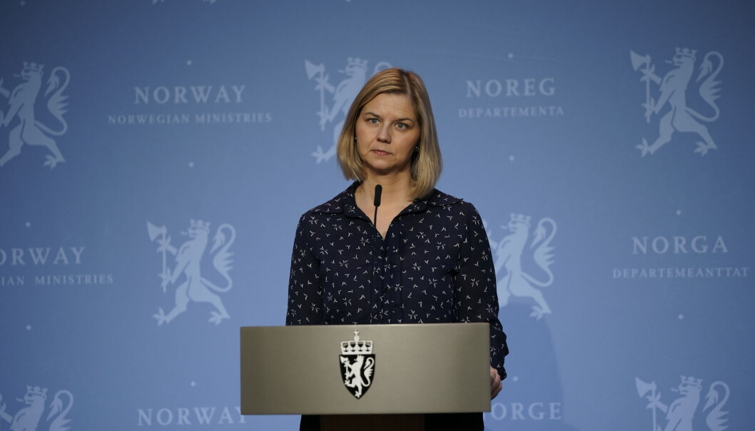 Kunnskapsminister Guri Melby (V) foretrekker digital undervisning av lærere i karantene fremfor ufaglært undervisning. Kunnskapsminister Guri Melby (V) foretrekker digital undervisning av lærere i karantene fremfor ufaglært undervisning.