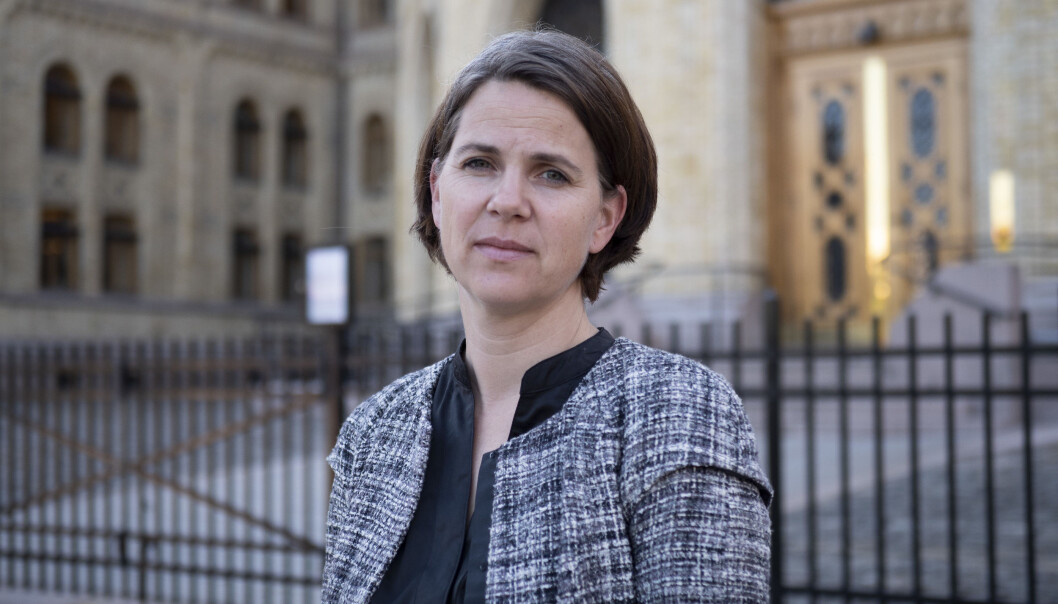 Solveig Schytz (V) mener Ap må bestemme seg for hva de vil med NDLA. Solveig Schytz (V) mener Ap må bestemme seg for hva de vil med NDLA.