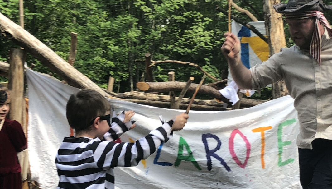 Sjenerte Emil blomstret i en liten gruppe og spilte en stor rolle i avslutningsforestillingen i barnehagen. Sjenerte Emil blomstret i en liten gruppe og spilte en stor rolle i avslutningsforestillingen i barnehagen.