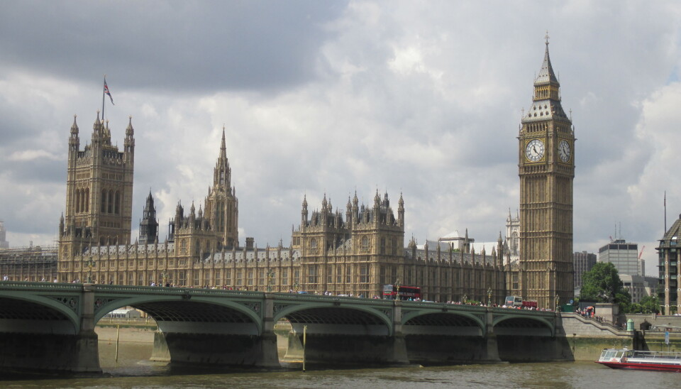Skolene i London har vært stengt lenge, men nå skal elevene få komme tilbake.