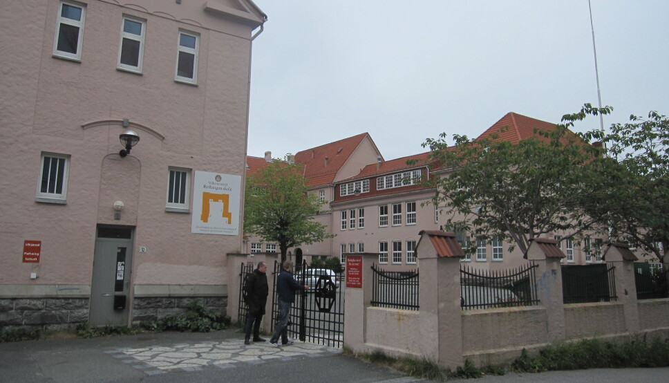 120 elever og 19 ansatte ved Rothaugen skole i Bergen er i karantene etter et smitteutbrudd. 120 elever og 19 ansatte ved Rothaugen skole i Bergen er i karantene etter et smitteutbrudd.