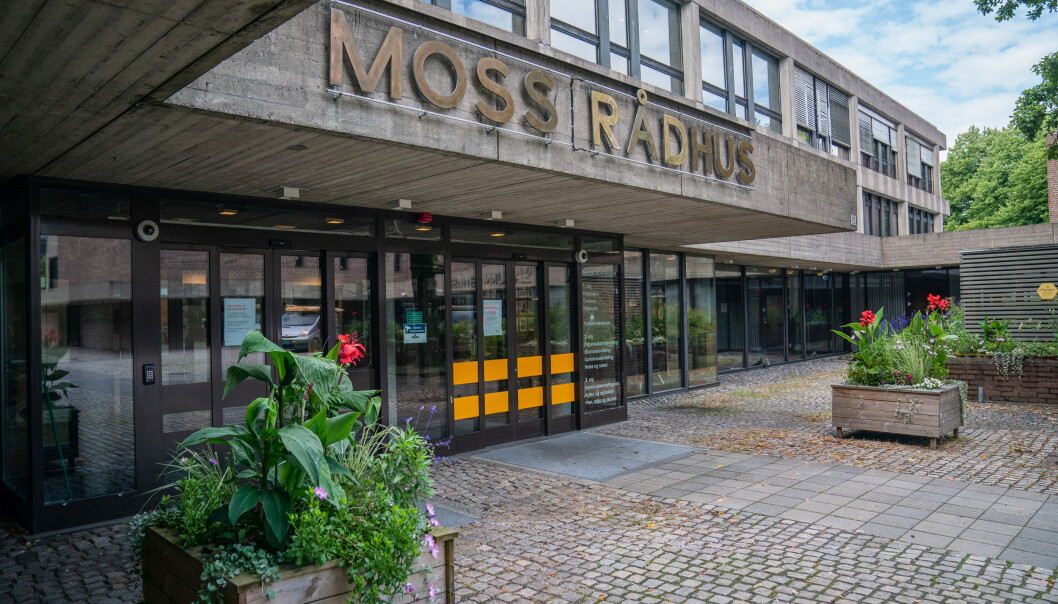 Videregående skoler i Moss blir satt på rødt nivå fra mandag. Videregående skoler i Moss blir satt på rødt nivå fra mandag.