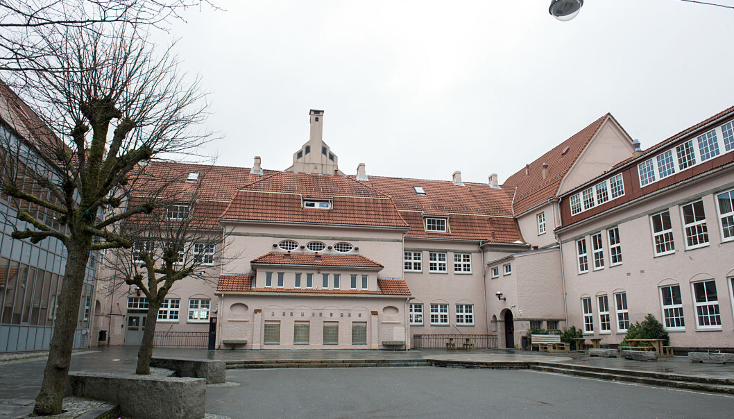 Rothaugen skole er stengt grunnet koronaviruset. Rothaugen skole er stengt grunnet koronaviruset.