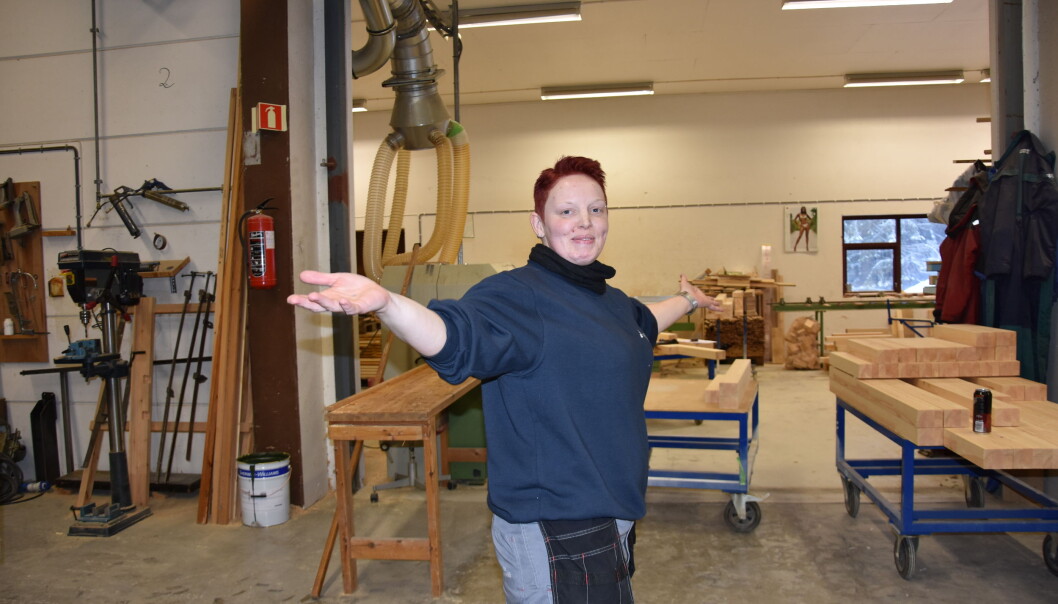 Hilde flirer godt og sier det er hun som er "handymannen" hjemme. Hilde flirer godt og sier det er hun som er "handymannen" hjemme.