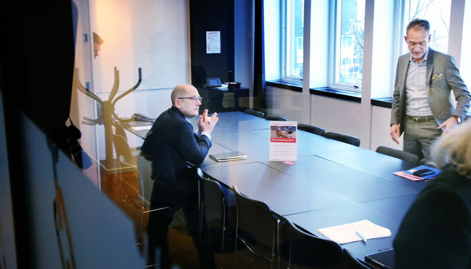 Steffen Handal i Utdanningsforbundet og KS-leder Tor Arne Gangsø under forhandlingene i 2019.