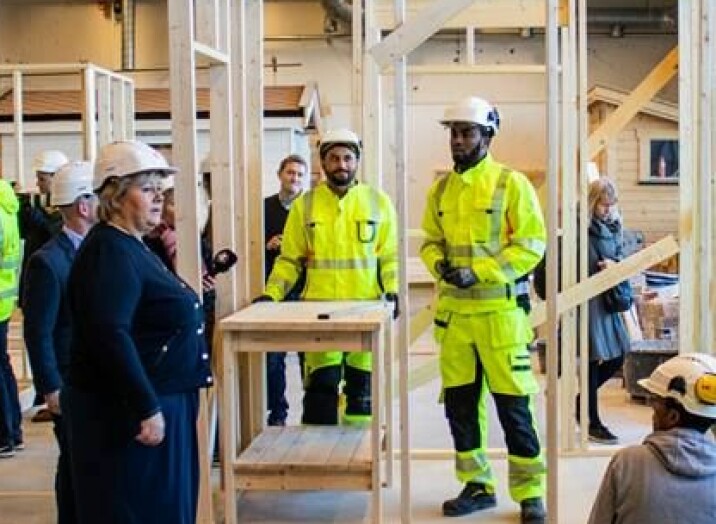 På en pressekonferanse fredag lanserte statsminister Erna Solberg regjeringens fullføringsreform. Her er hun på skolebesøk bygg- og anleggsfag på Hellerud videregående skole i Oslo.
