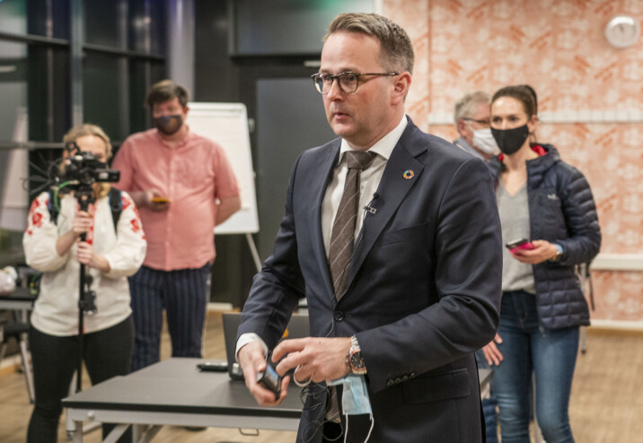 Riksmekler Mats Ruland ledet meklingen mellom NHO og LO. Partene er enige på overtid. Riksmekler Mats Ruland ledet meklingen mellom NHO og LO. Partene er enige på overtid.