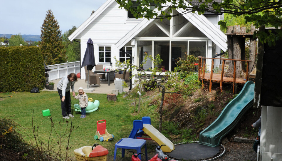 Foreldre og ansatte erfarer at små og hjemlige forhold i familiebarnehagen gir ekstra nærhet og oppleves trygt og behagelig for barna.