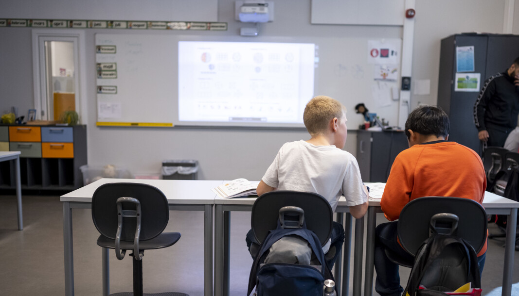 Høyres forslag om at foreldre automatisk skal få beskjed når barnet deres er borte fra skolen, er et brudd på barns grunnleggende rettigheter, skriver innsenderne. Høyres forslag om at foreldre automatisk skal få beskjed når barnet deres er borte fra skolen, er et brudd på barns grunnleggende rettigheter, skriver innsenderne.