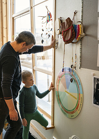 Åvtehke Morten Berg Suaja Maanagïertesne Snåasesne Jåvvese dam saemien jaepiegievliem vuesehte, mij lea vihkeles bielie maanagïerten pedagogihkeste. Åvtehke Morten Berg Suaja Maanagïertesne Snåasesne Jåvvese dam saemien jaepiegievliem vuesehte, mij lea vihkeles bielie maanagïerten pedagogihkeste.