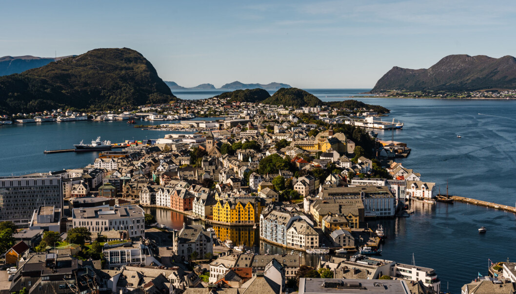 Lærere i Ålesund vant fram i lønnskonflikt. Lærere i Ålesund vant fram i lønnskonflikt.