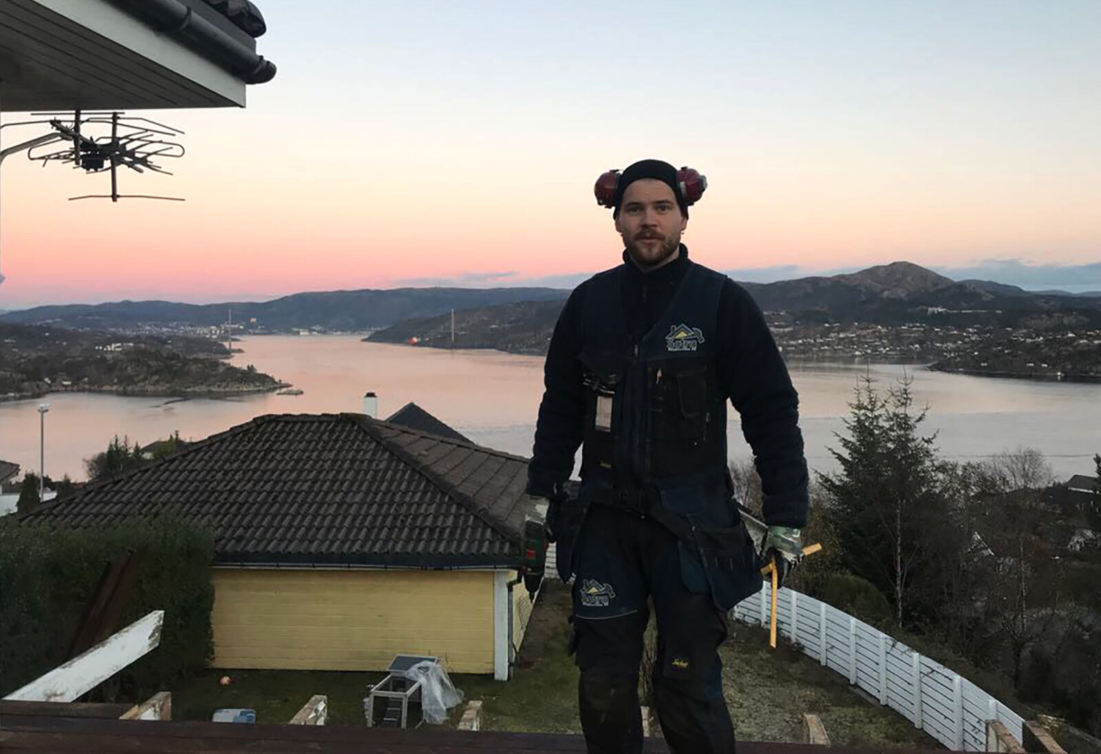 Endre Nordvik er vokst opp på gård og sier at interessen for det praktiske kom naturlig, på gård må du lære deg til å bli en praktiker, sier han. Endre Nordvik er vokst opp på gård og sier at interessen for det praktiske kom naturlig, på gård må du lære deg til å bli en praktiker, sier han.