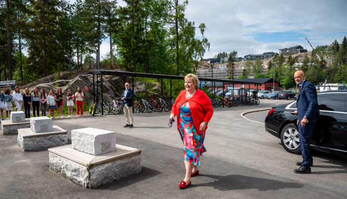 Erna Solberg på besøk på Smestad skole i Rælingen kommune 8. juni. Samarbeidet mellom pedagogisk-psykologisk tjeneste og skolen om tidlig innsats var blant temaene. Erna Solberg på besøk på Smestad skole i Rælingen kommune 8. juni. Samarbeidet mellom pedagogisk-psykologisk tjeneste og skolen om tidlig innsats var blant temaene.